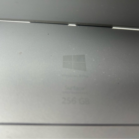 Surface pro8 256gb